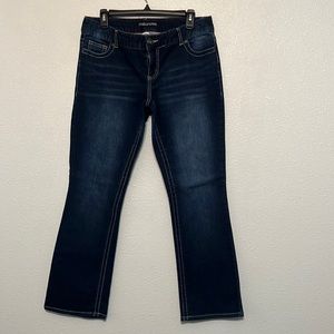 Maurice’s Jean Boot-cut. Size Large Short